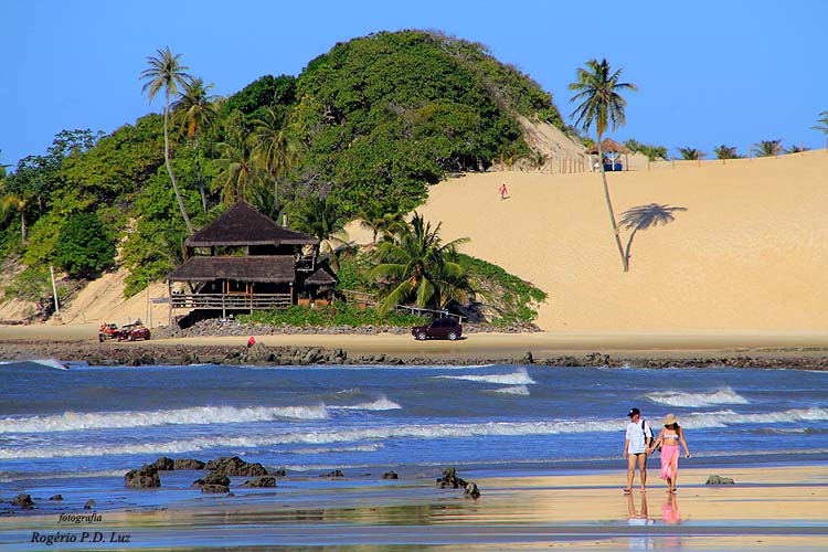 Genipabu, dunas e praia no litoral norte de Natal, Rio Grande do Norte,  Brasil | Cronicas Macaenses